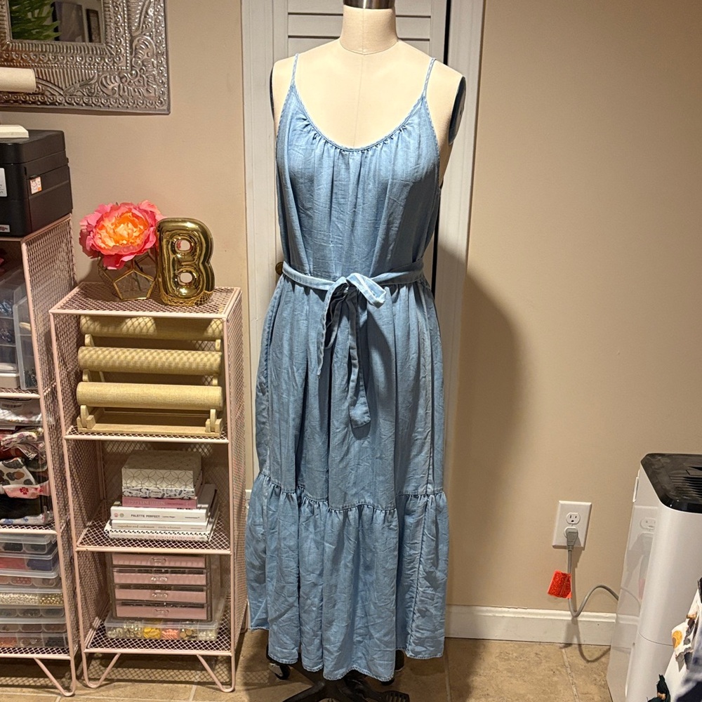 EUC Loft Denim chambray maxi dress with tie